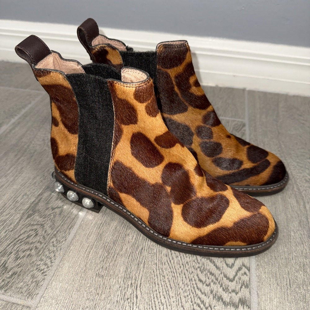 Louise Et Cie Venda Embellished Heel Chelsea Boot Calf Hair SZ 6 *READ